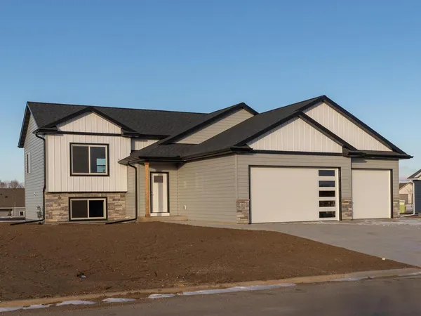 $488,900 | 424 Amco Lane, Chatfield, MN 55923