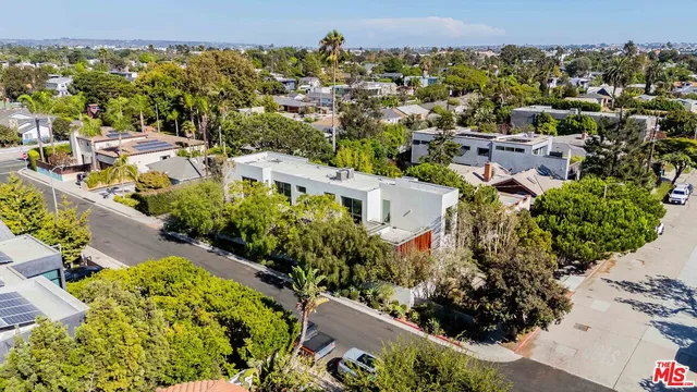 $3,695,000 | 2000 Walnut Avenue, Venice, CA 90291