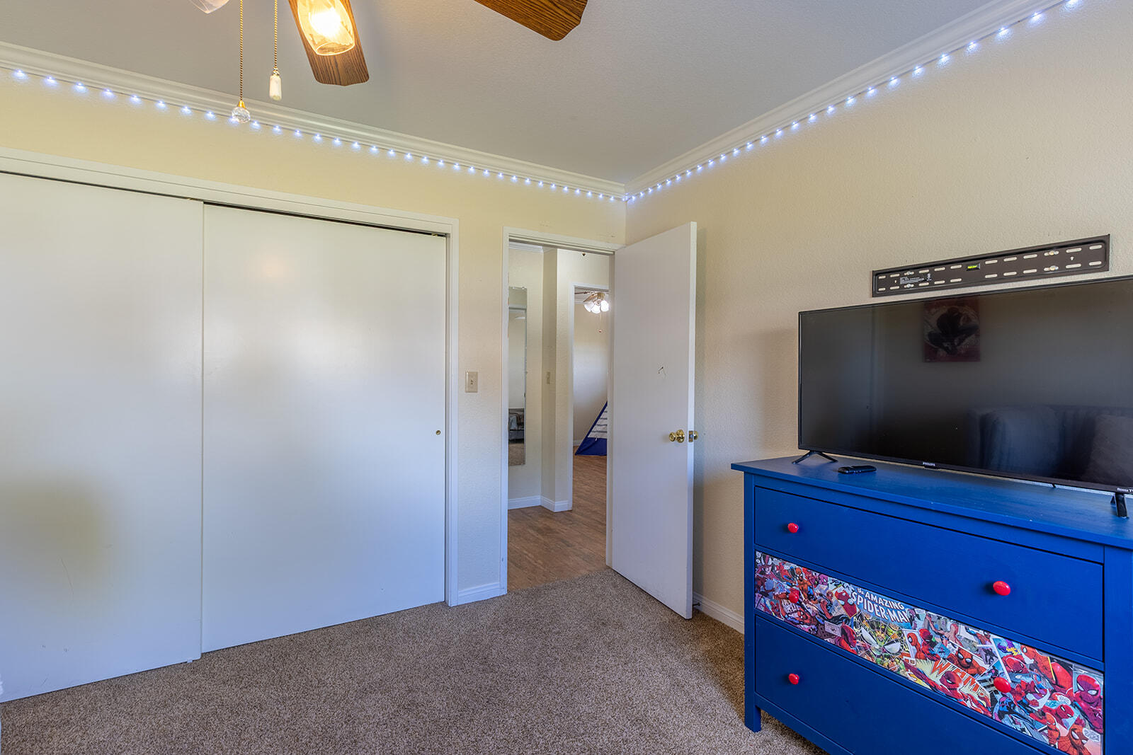4444 Brandt Road Brawley, CA 92227 - Photo 64 of 93 a living room with furniture and a flat screen tv