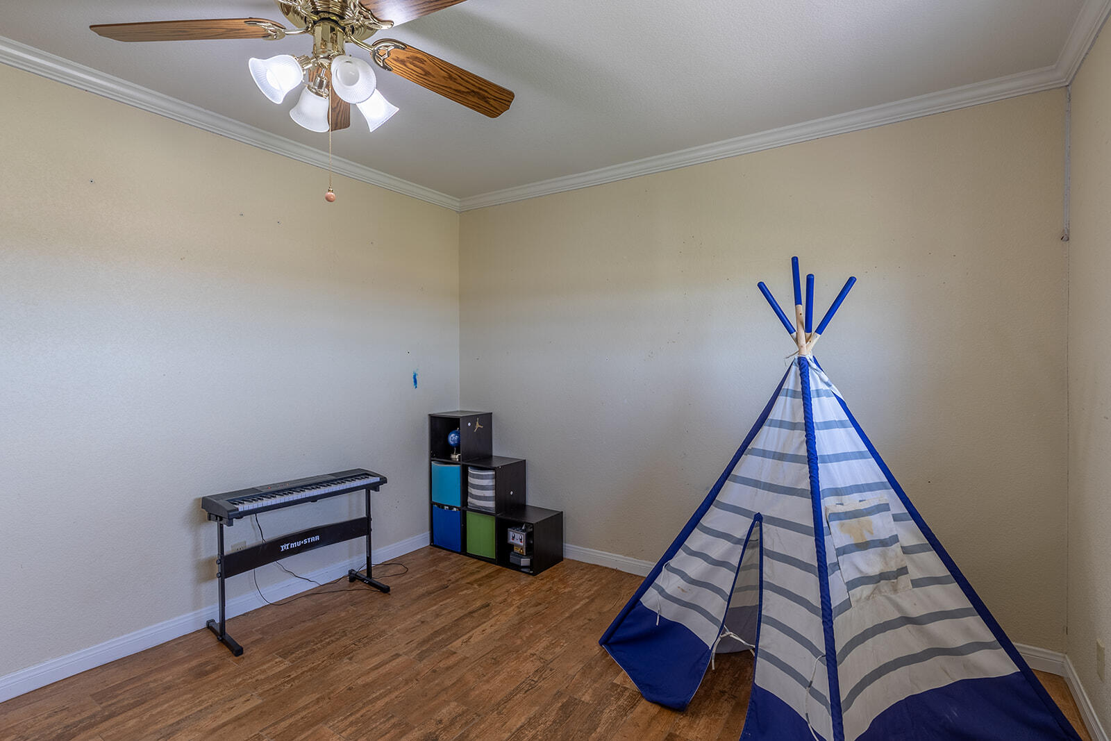 4444 Brandt Road Brawley, CA 92227 - Photo 66 of 93 a view of entryway and hall with wooden floor