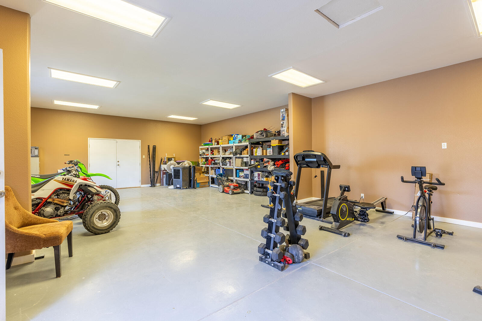 4444 Brandt Road Brawley, CA 92227 - Photo 70 of 93 a view of a room with gym equipment