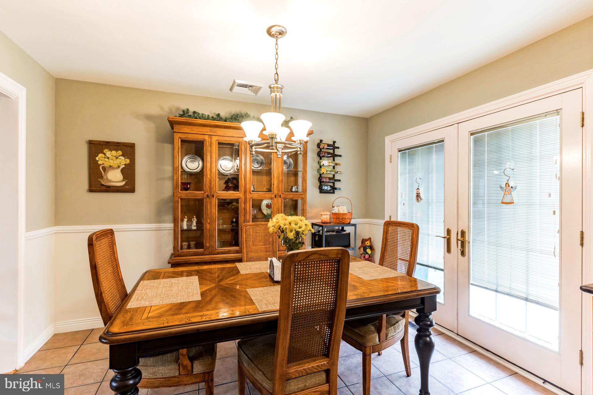 438 Loop Road Pottstown, PA 19464 - Photo 12 of 37