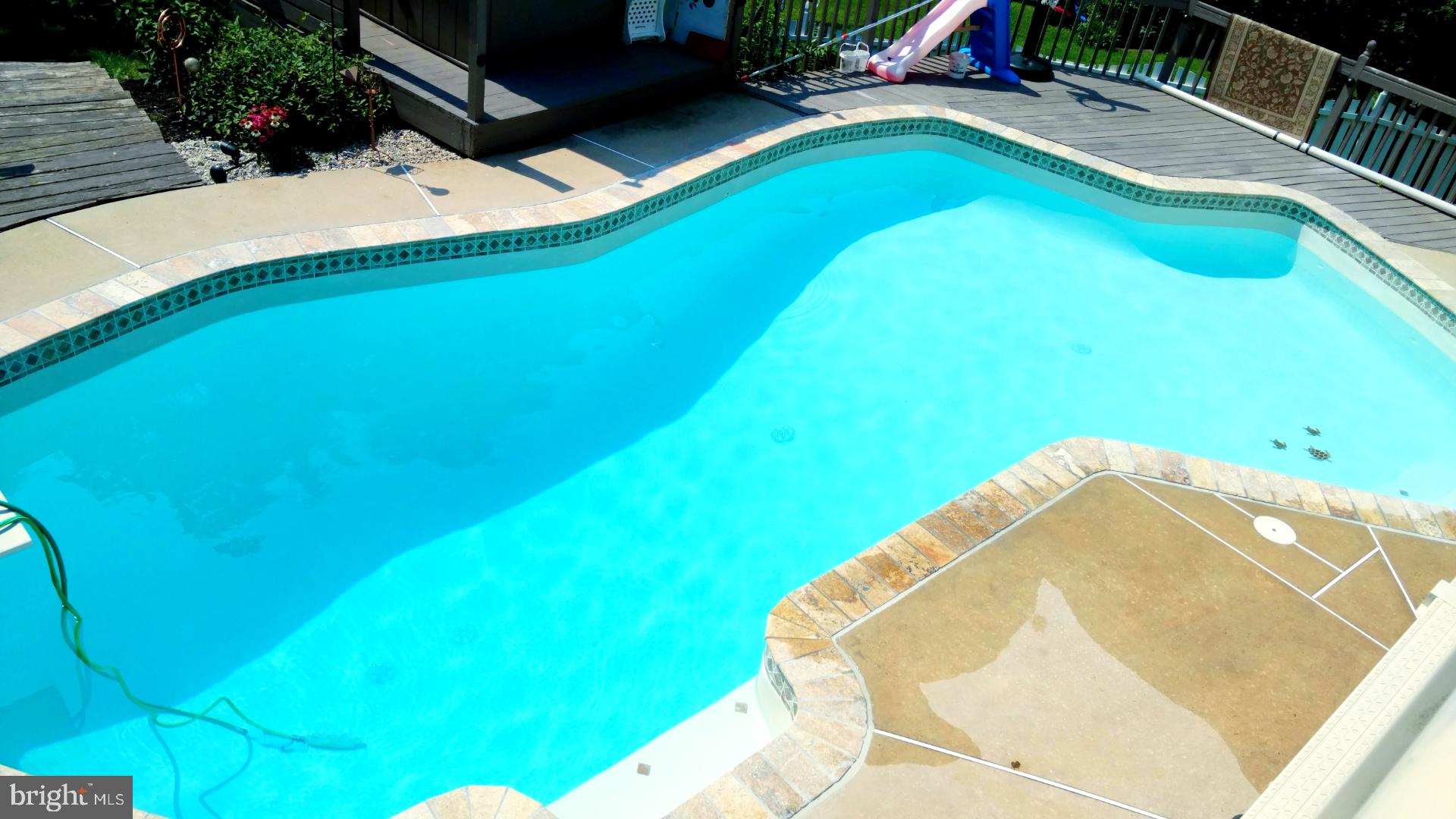 438 Loop Road Pottstown, PA 19464 - Photo 4 of 37