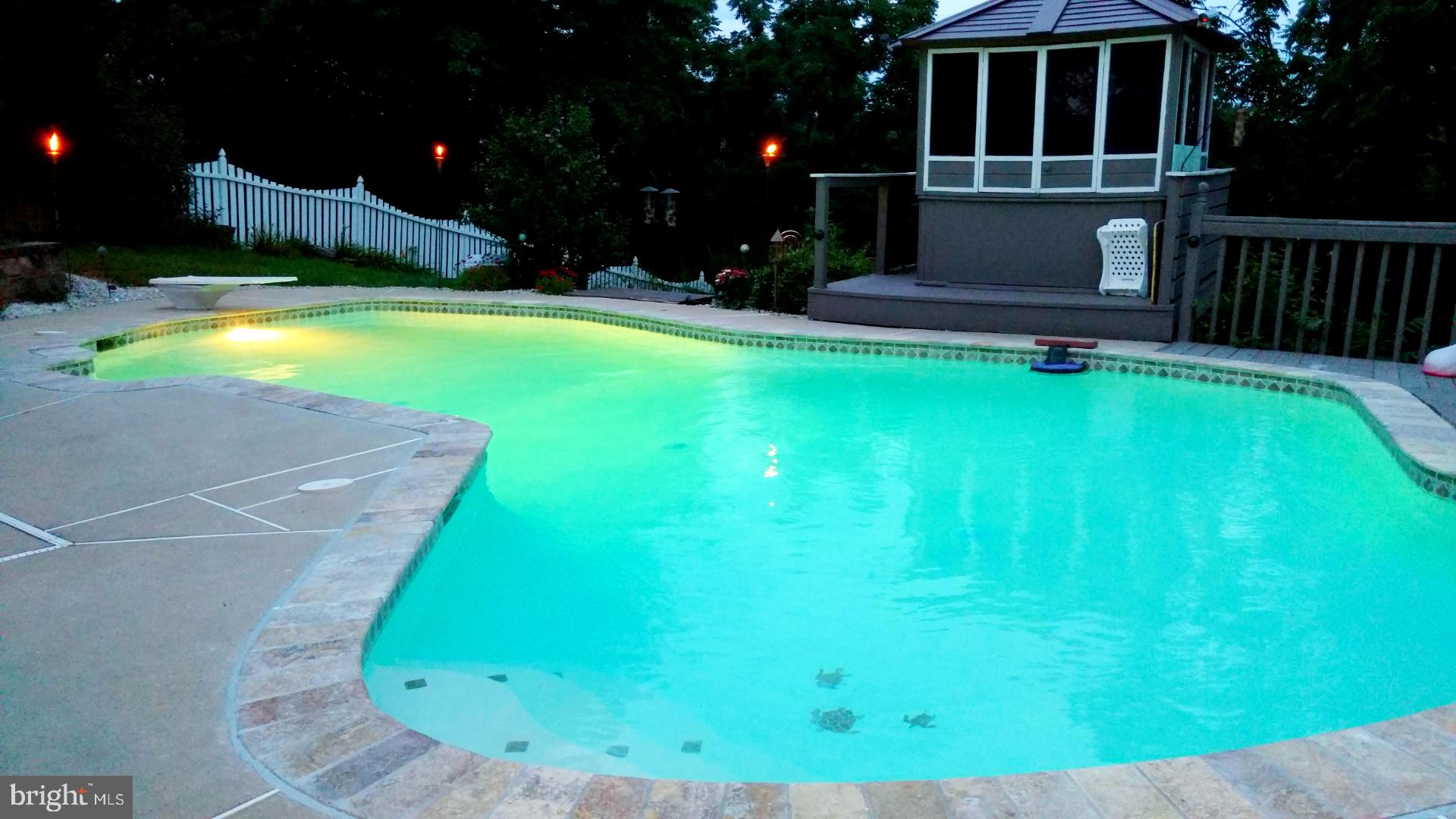 438 Loop Road Pottstown, PA 19464 - Photo 5 of 37