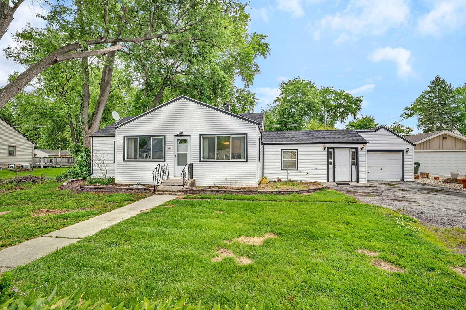 15641 Millard Avenue Markham, IL 60428 - Photo 3 of 28