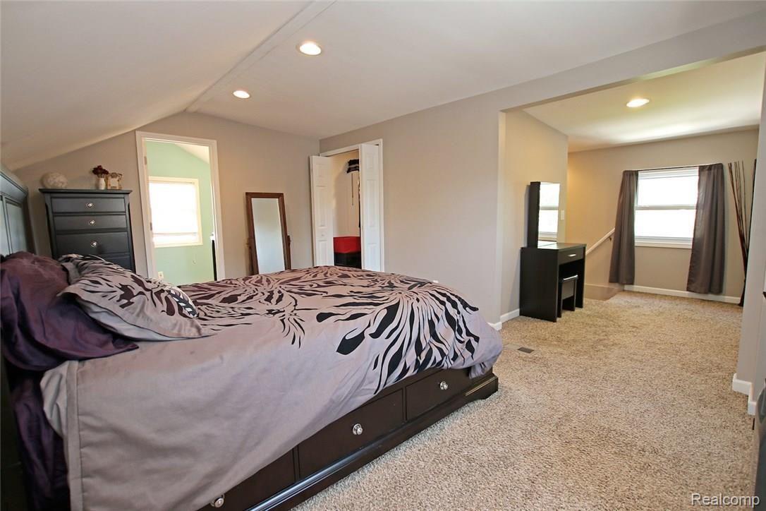 2702 Columbia Road Berkley, MI 48072 - Photo 28 of 50 28) Master Suite.jpg