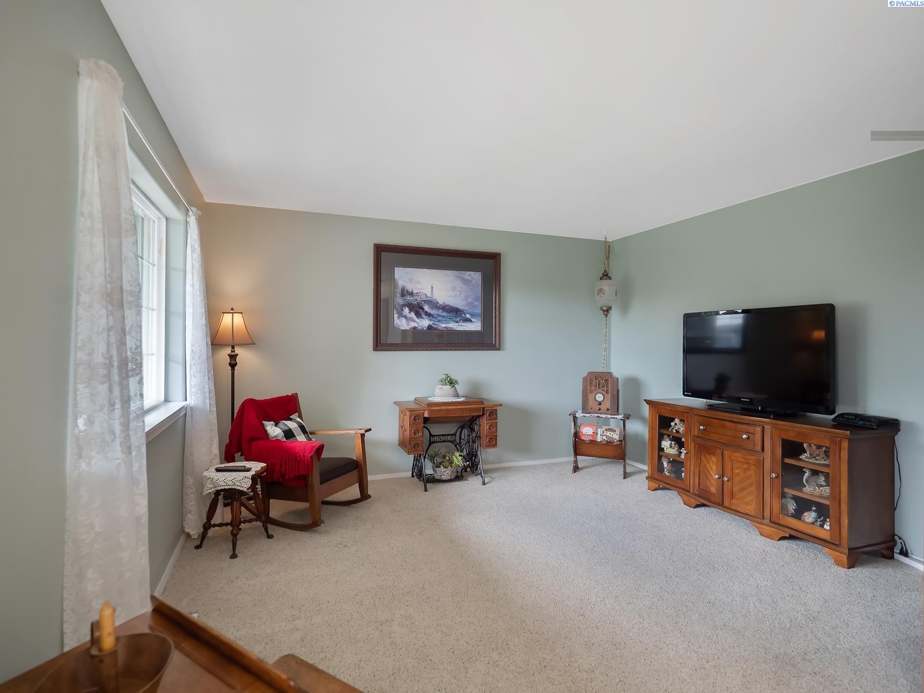 210204 East Cochran Road Kennewick, WA 99337 - Photo 9 of 48 Gallery Image 9