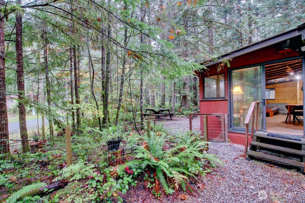 89 Sunset Circle Maple Falls, WA 98266 - Photo 3 of 39