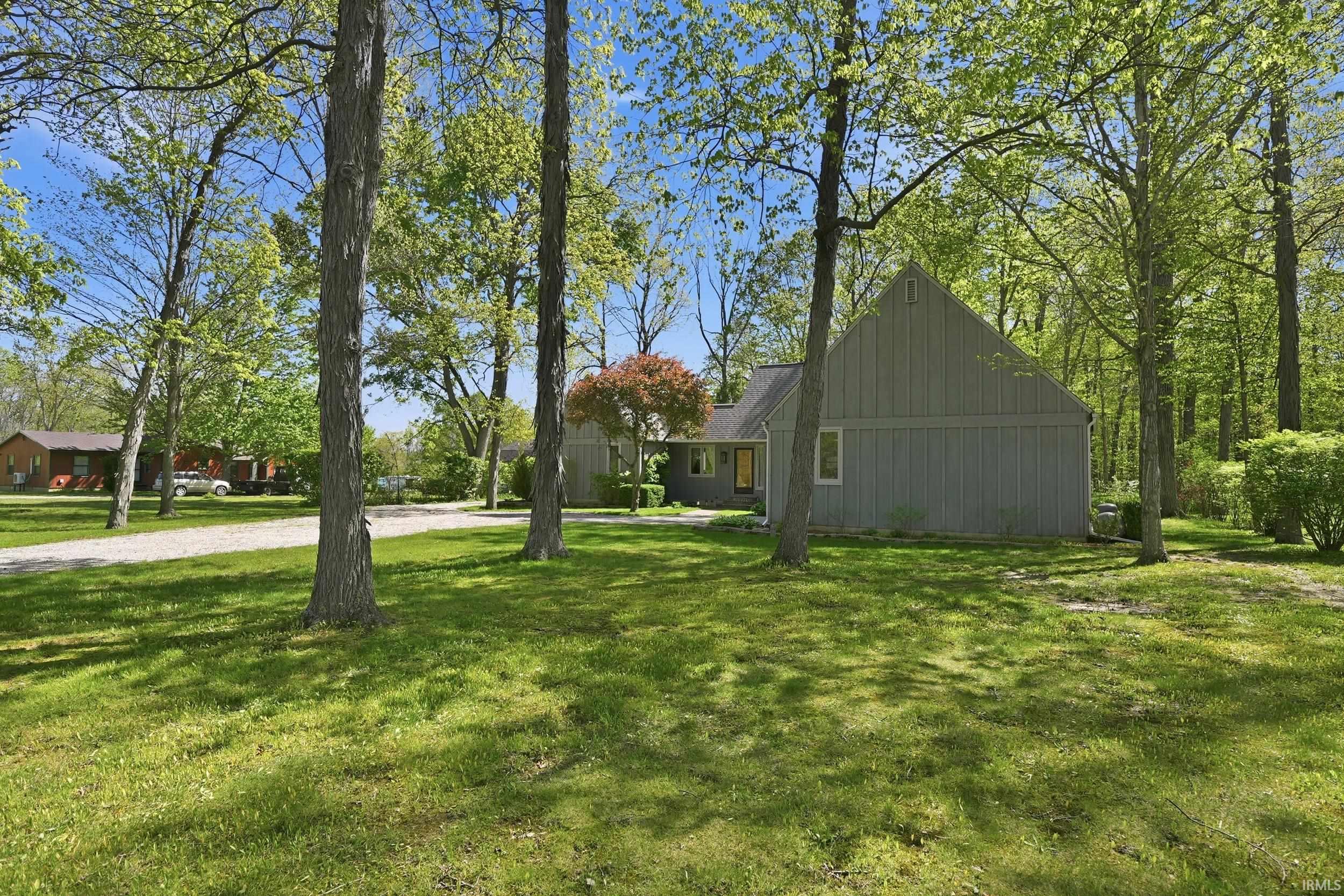 16716 Wappes Road Churubusco, IN 46723 - Photo 4 of 36