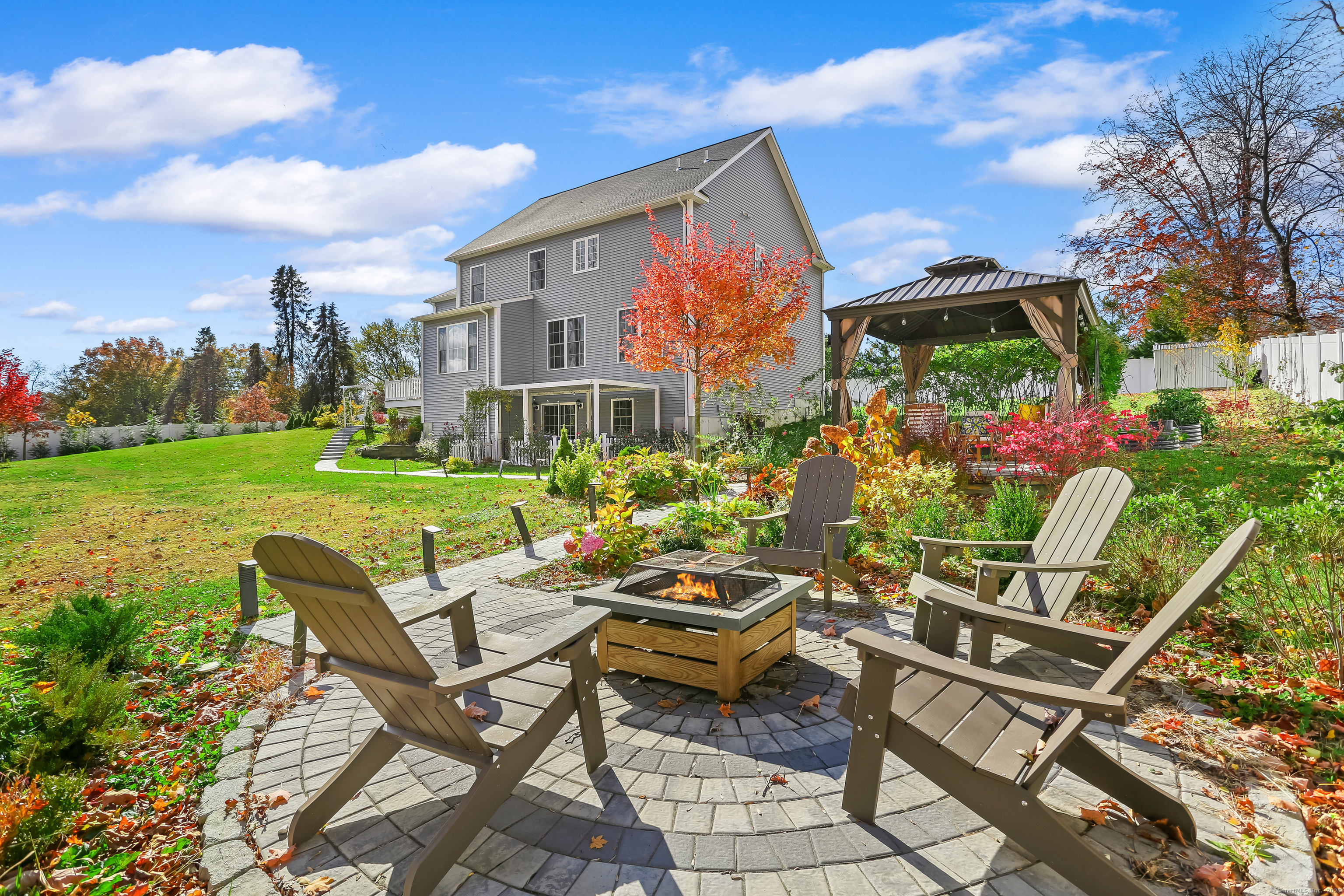 450 James Farm Road Stratford, CT 06614 - Photo 3 of 36