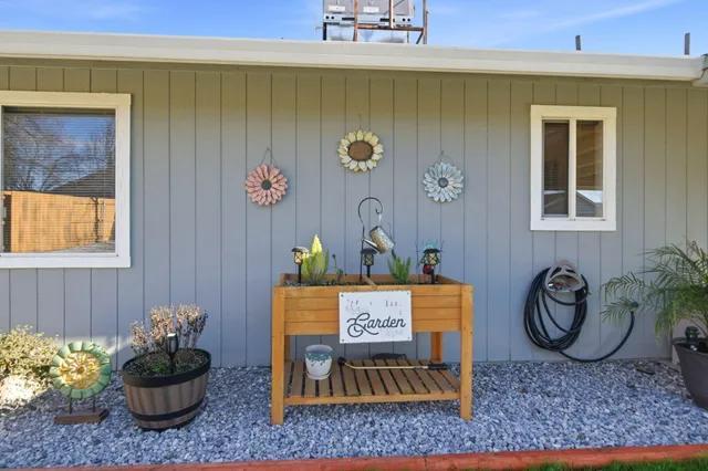 $380,000 | 11380 Puffin Way, Redding, CA 96003