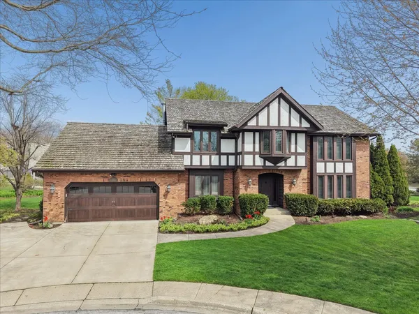 $900,000 | 842 Furlong Drive, Libertyville, IL 60048