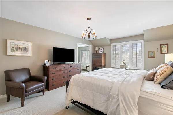 $900,000 | 842 Furlong Drive, Libertyville, IL 60048