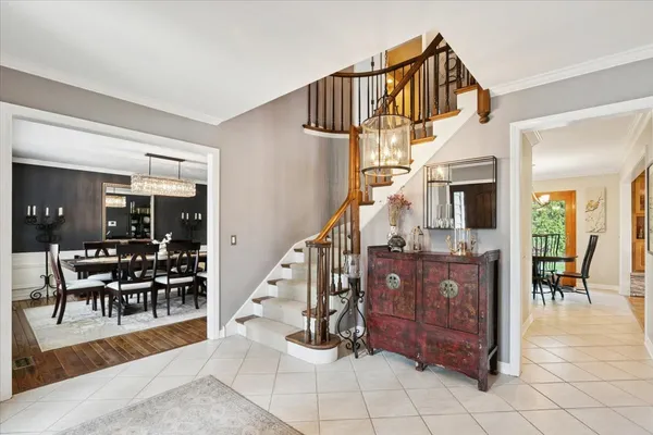 $900,000 | 842 Furlong Drive, Libertyville, IL 60048