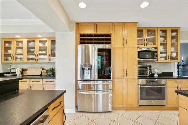 $900,000 | 842 Furlong Drive, Libertyville, IL 60048