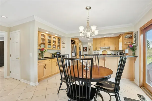 $900,000 | 842 Furlong Drive, Libertyville, IL 60048