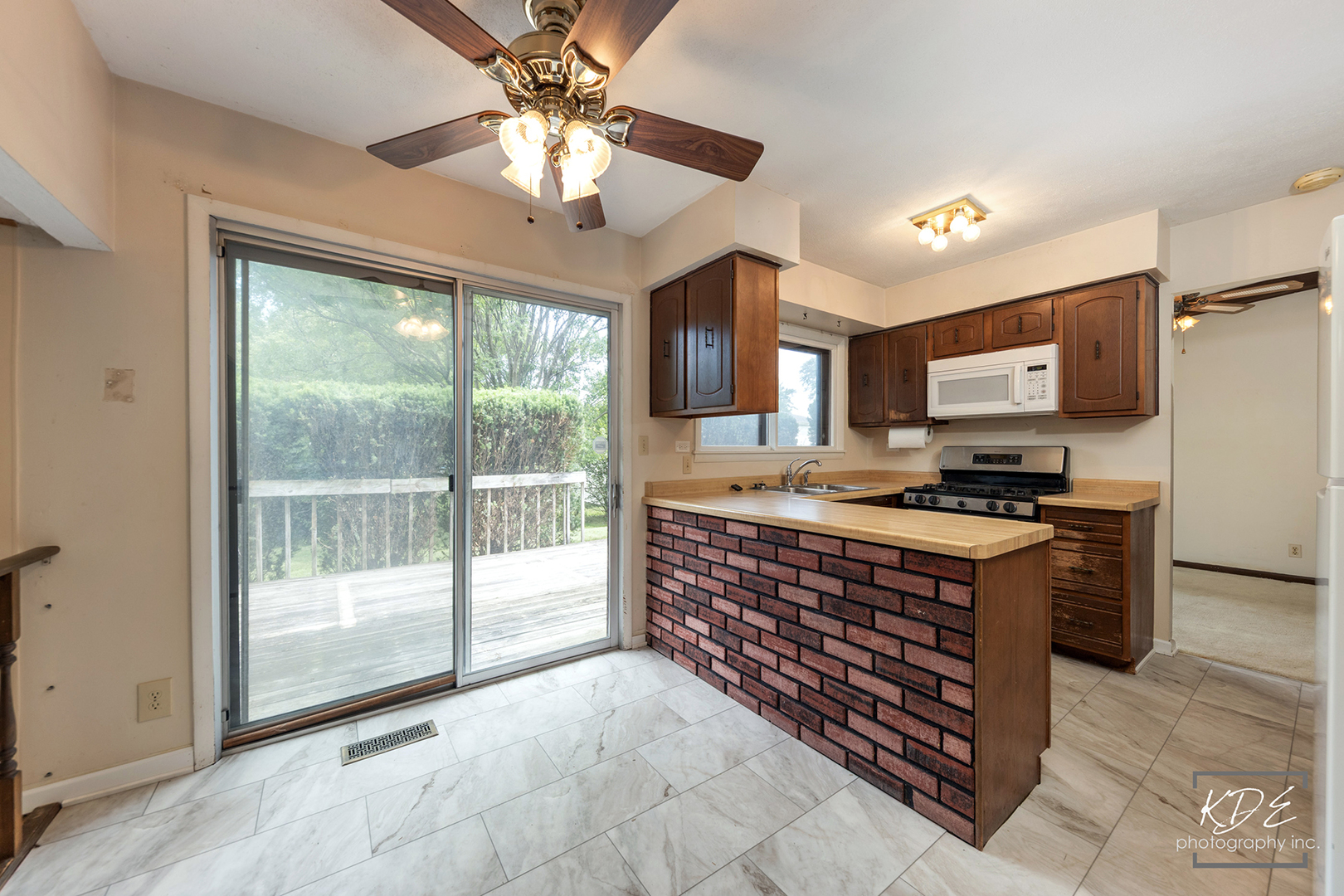 446 Galahad Road Bolingbrook, IL 60440 - Photo 7 of 19