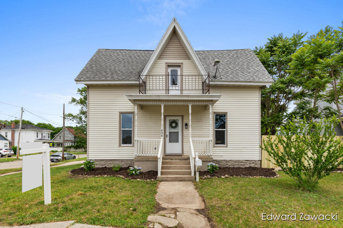 404 South Bridge Street Belding, MI 48809 - Photo 6 of 39 IMG_1000