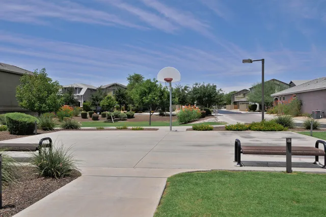 $2,550 | 4351 East Selena Drive, Phoenix, AZ 85050