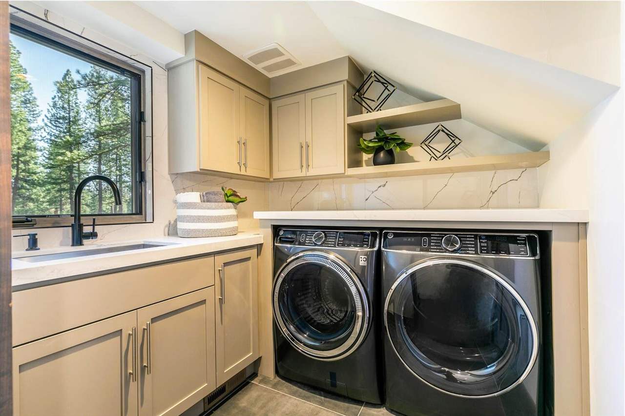 12825 Lookout Loop Truckee, CA 96161 - Photo 17 of 21