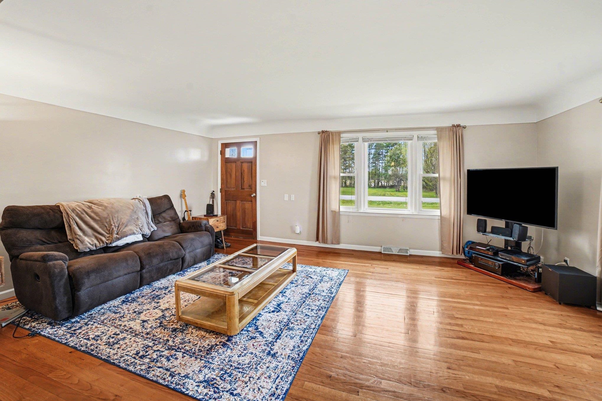 9780 Garfield Road Freeland, MI 48623 - Photo 3 of 22 Gallery Image 3