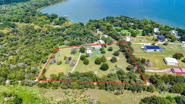 $469,000 | 5827 Southeast County Road 1095, Corsicana, TX 75109