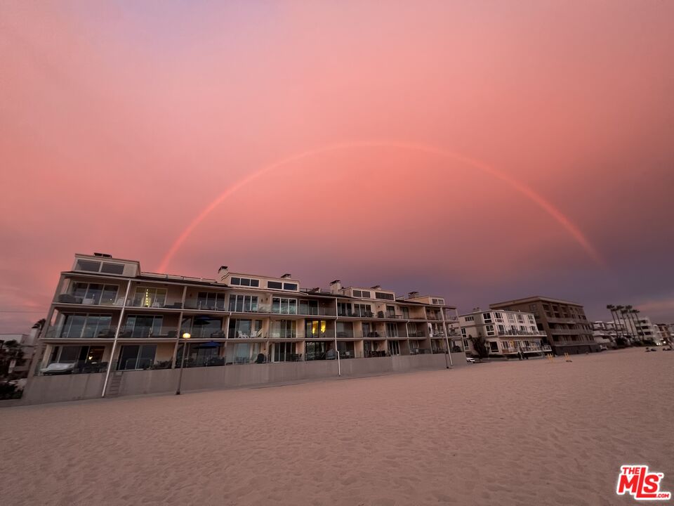 4 Lighthouse Street, Unit 10 Marina del Rey, CA 90292 - Photo 1 of 3