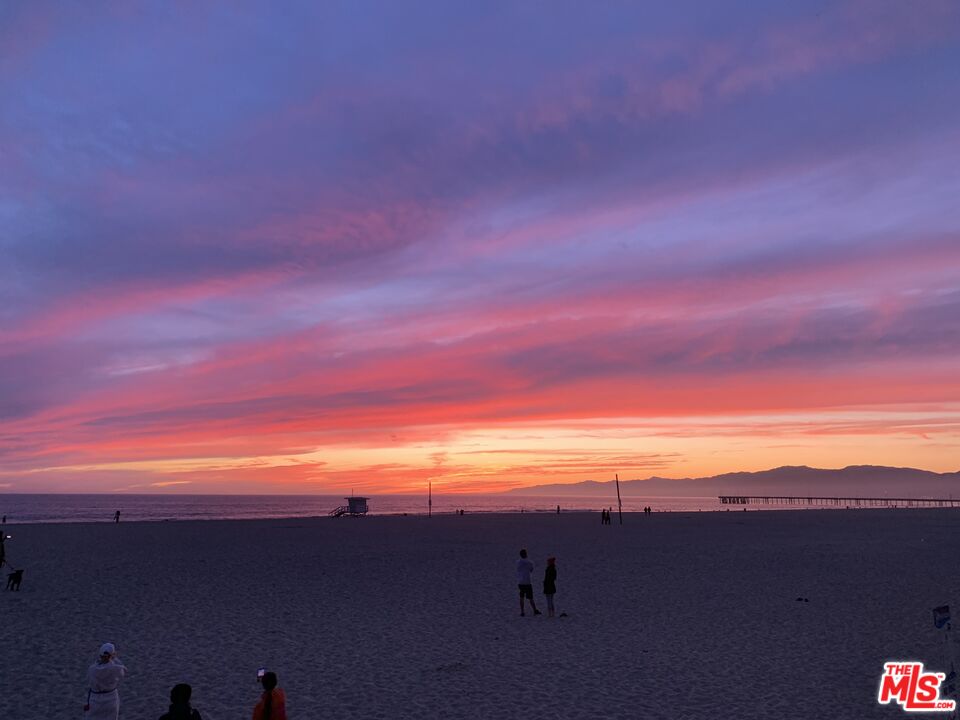 4 Lighthouse Street, Unit 10 Marina del Rey, CA 90292 - Photo 3 of 3