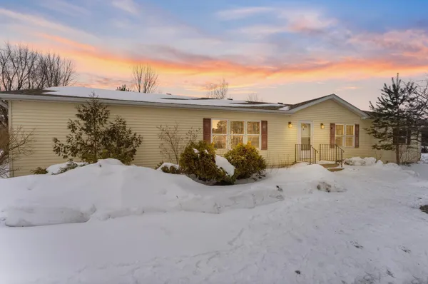 $440,000 | 39052 Mica Avenue, North Branch, MN 55056