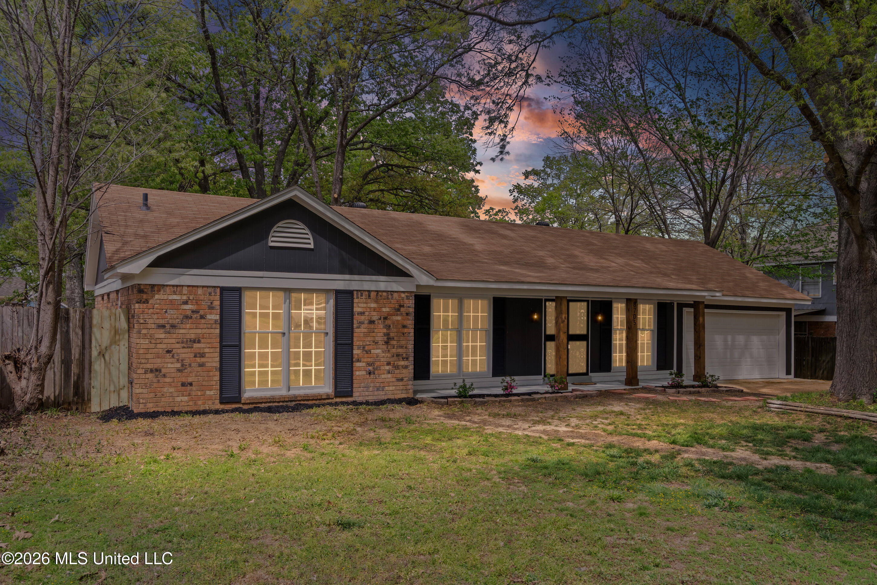 8705 Greenway Road Southaven, MS 38671 - Photo 2 of 29 _DSC1854_addon_dtd_print