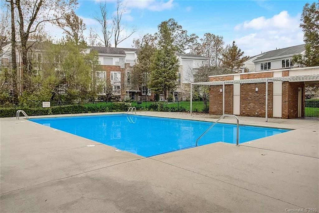 652 Raphael Place Charlotte, NC 28205 - Photo 19 of 26 a view of an house with backyard and road