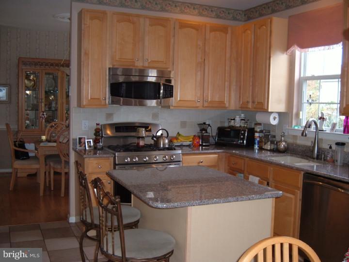 36 Inverness Drive Delran, NJ 08075 - Photo 11 of 19 Kitchen