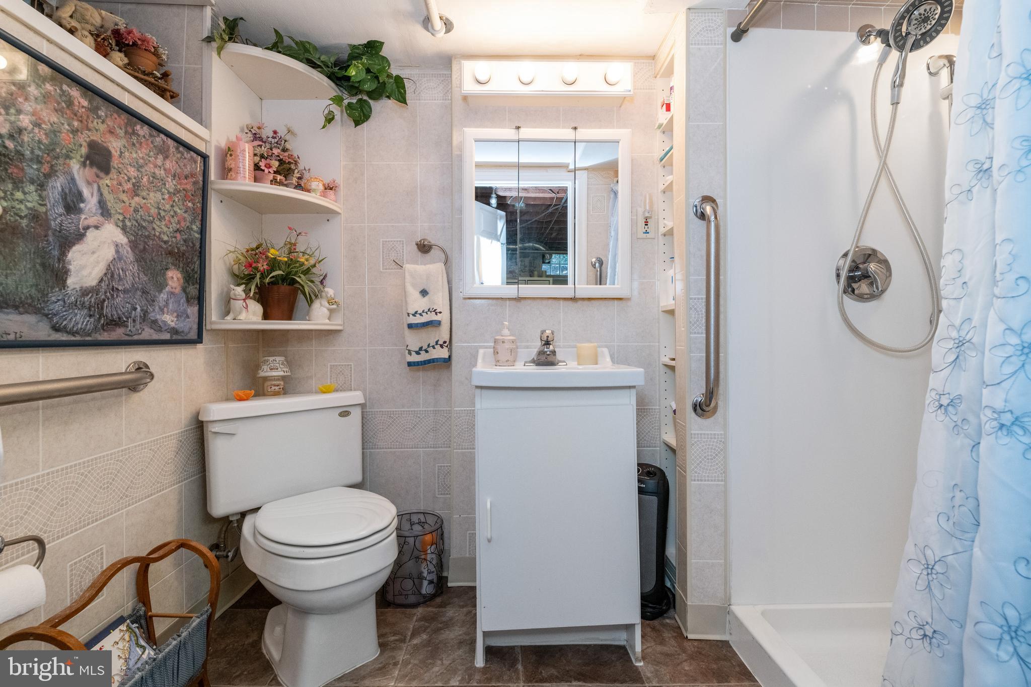 3312 Cedarhurst Road Baltimore, MD 21214 - Photo 27 of 37 Bathroom