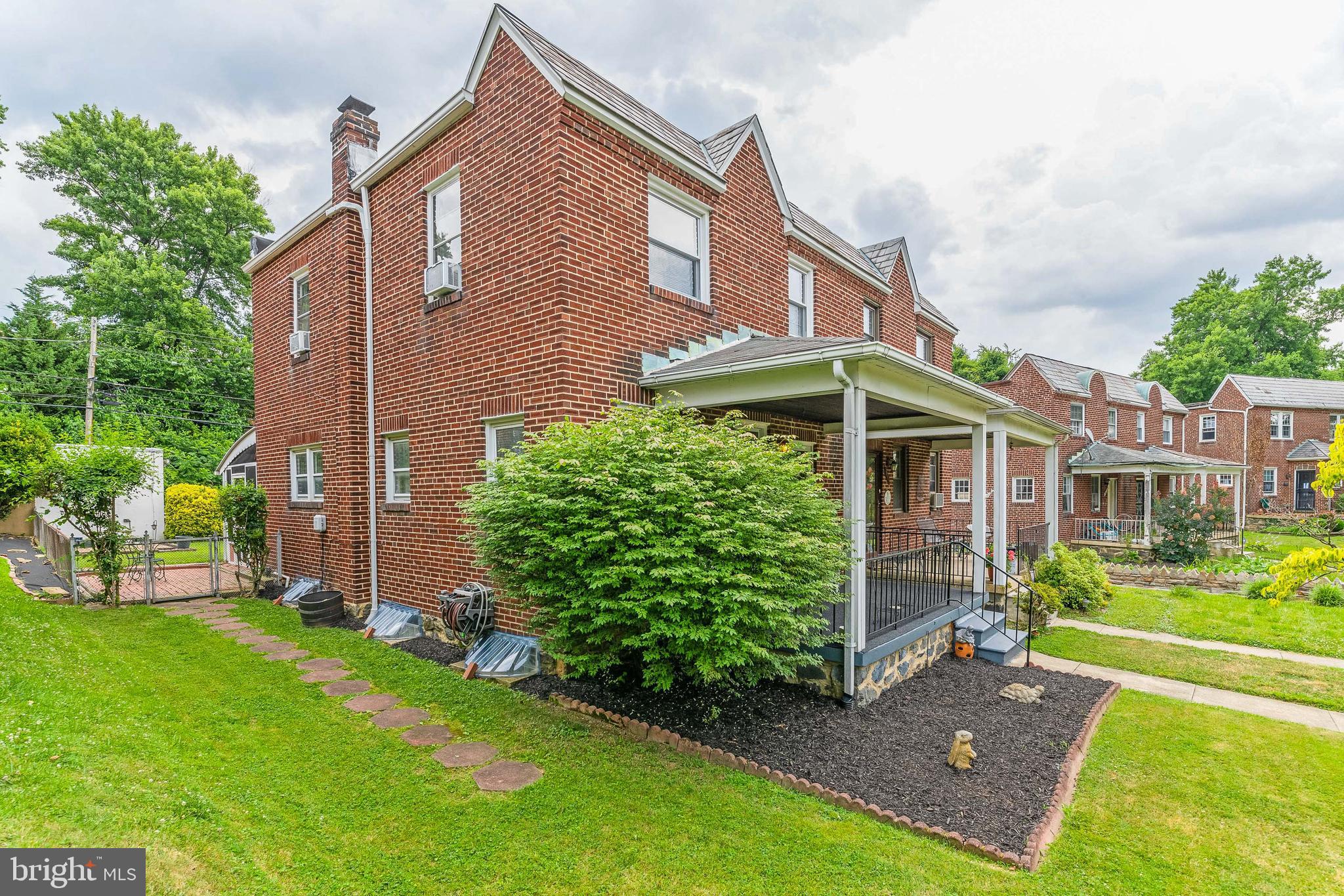 3312 Cedarhurst Road Baltimore, MD 21214 - Photo 3 of 37 Gallery Image 3