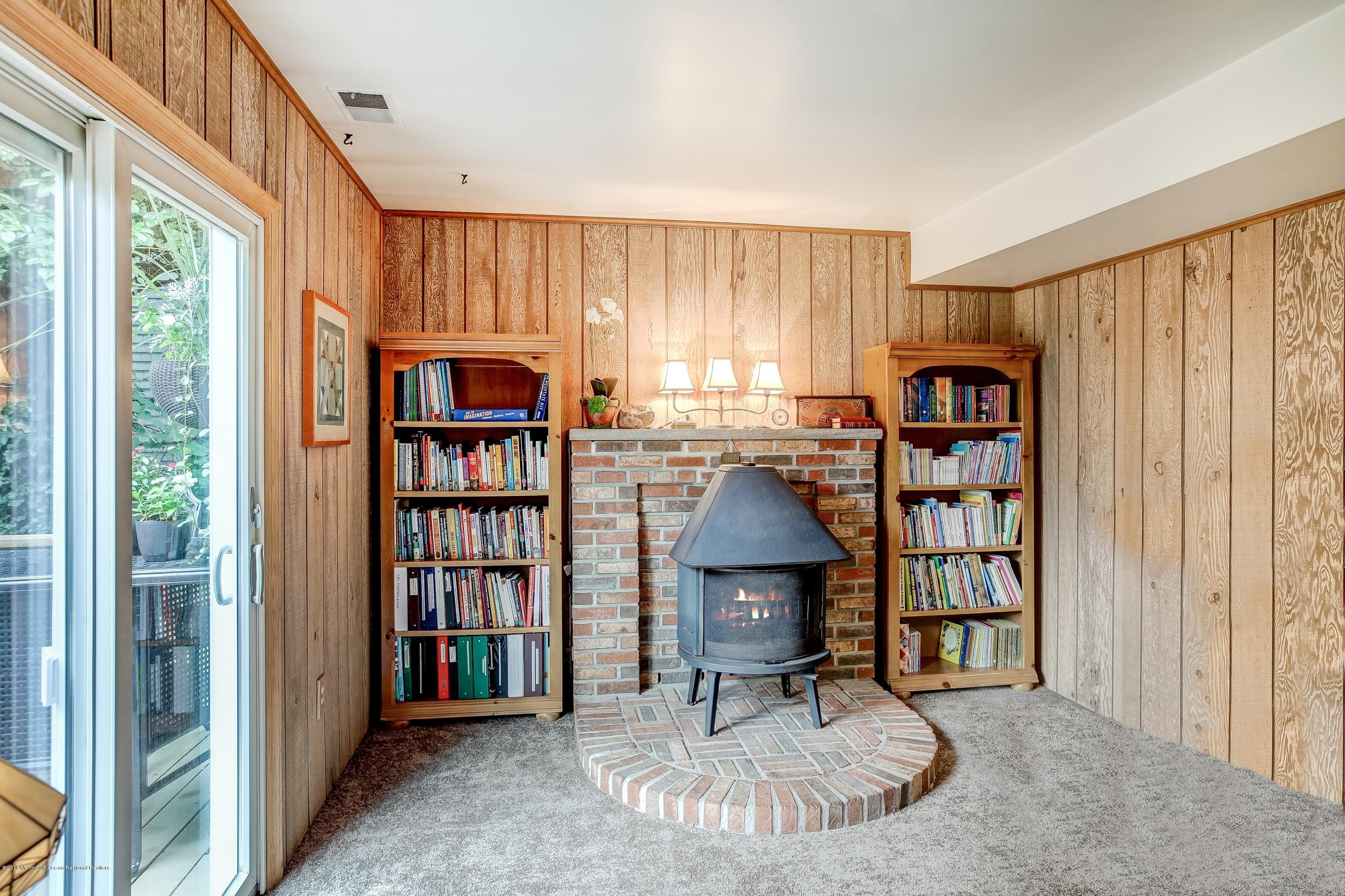 7 Hendrickson Place Fair Haven, NJ 07704 - Photo 17 of 26 FAMILY ROOM WITH FIREPLACE