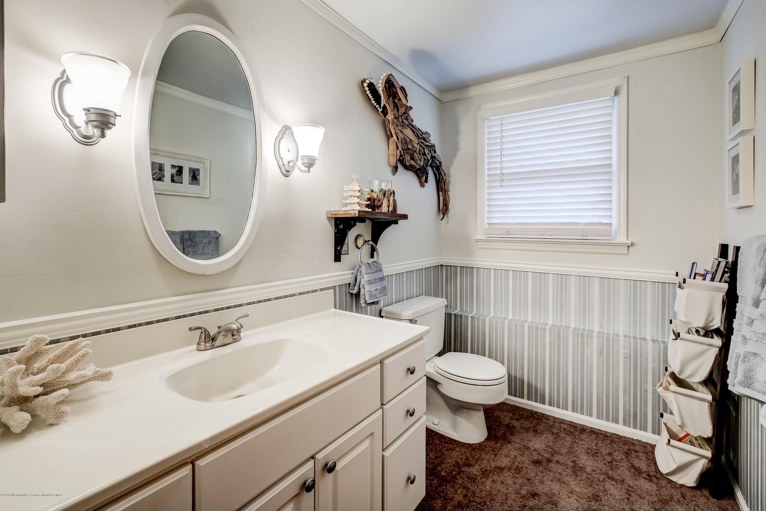 7 Hendrickson Place Fair Haven, NJ 07704 - Photo 18 of 26 HALF BATH