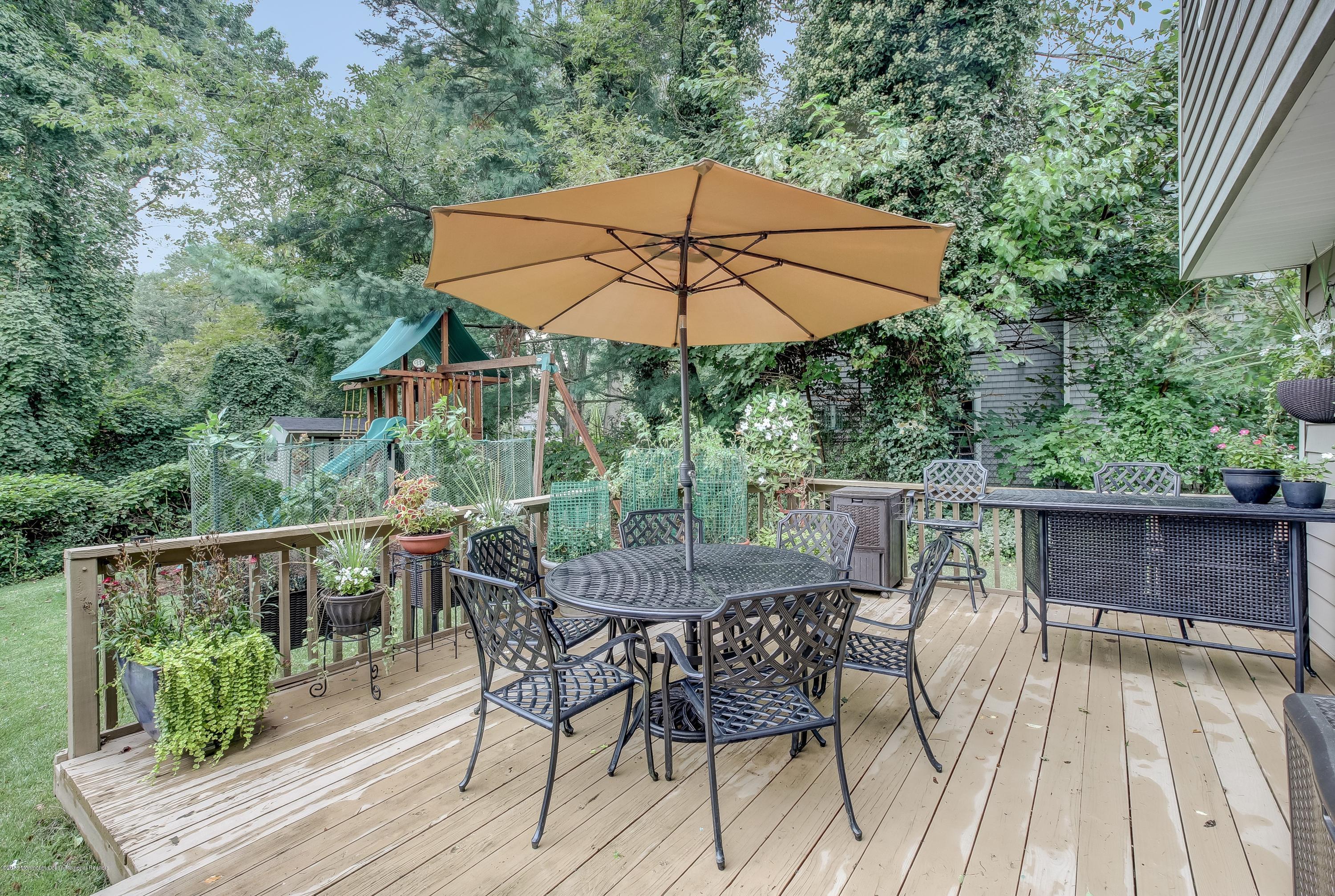 7 Hendrickson Place Fair Haven, NJ 07704 - Photo 20 of 26 DECK