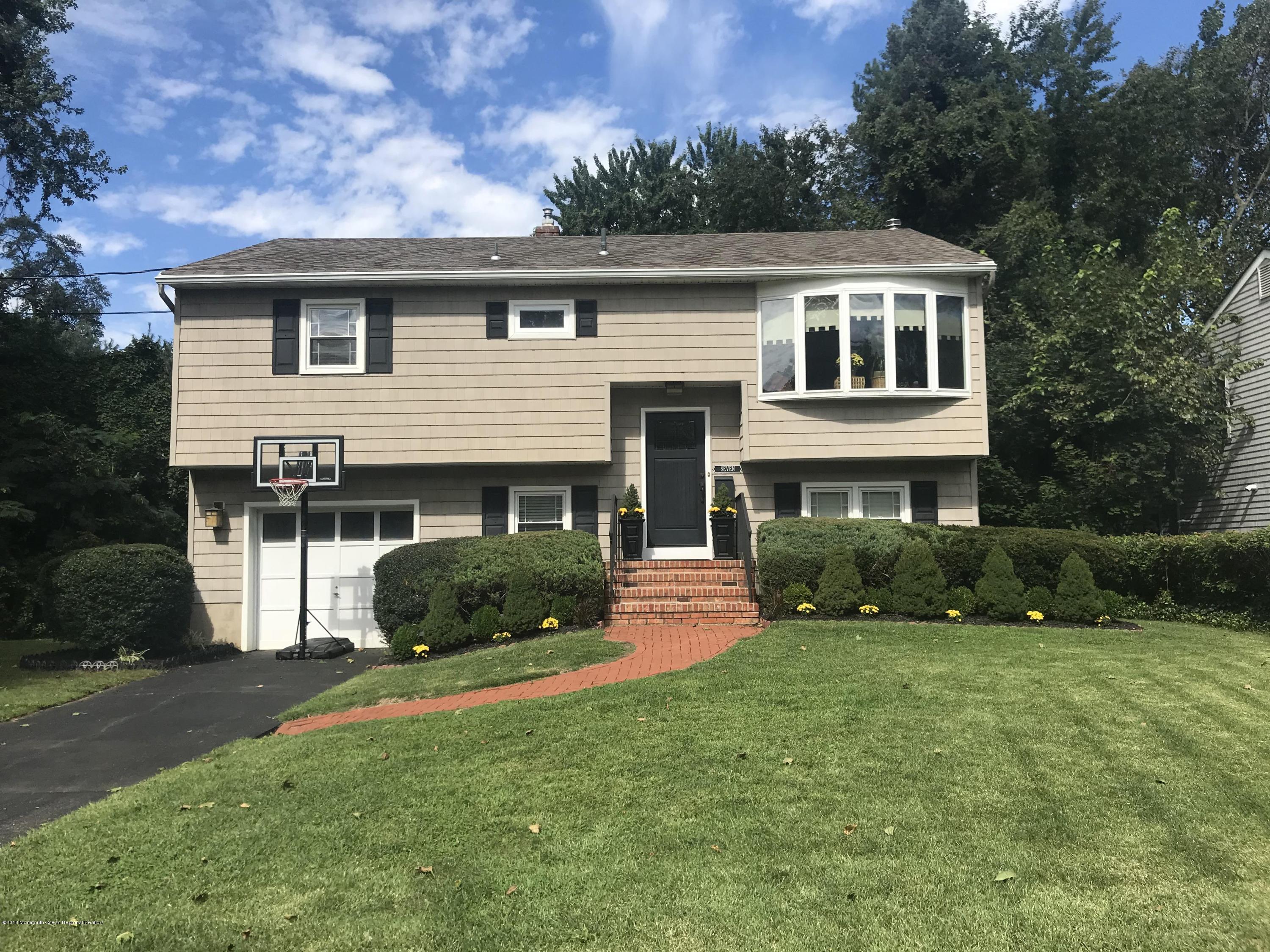 7 Hendrickson Place Fair Haven, NJ 07704 - Photo 2 of 26 FRONT