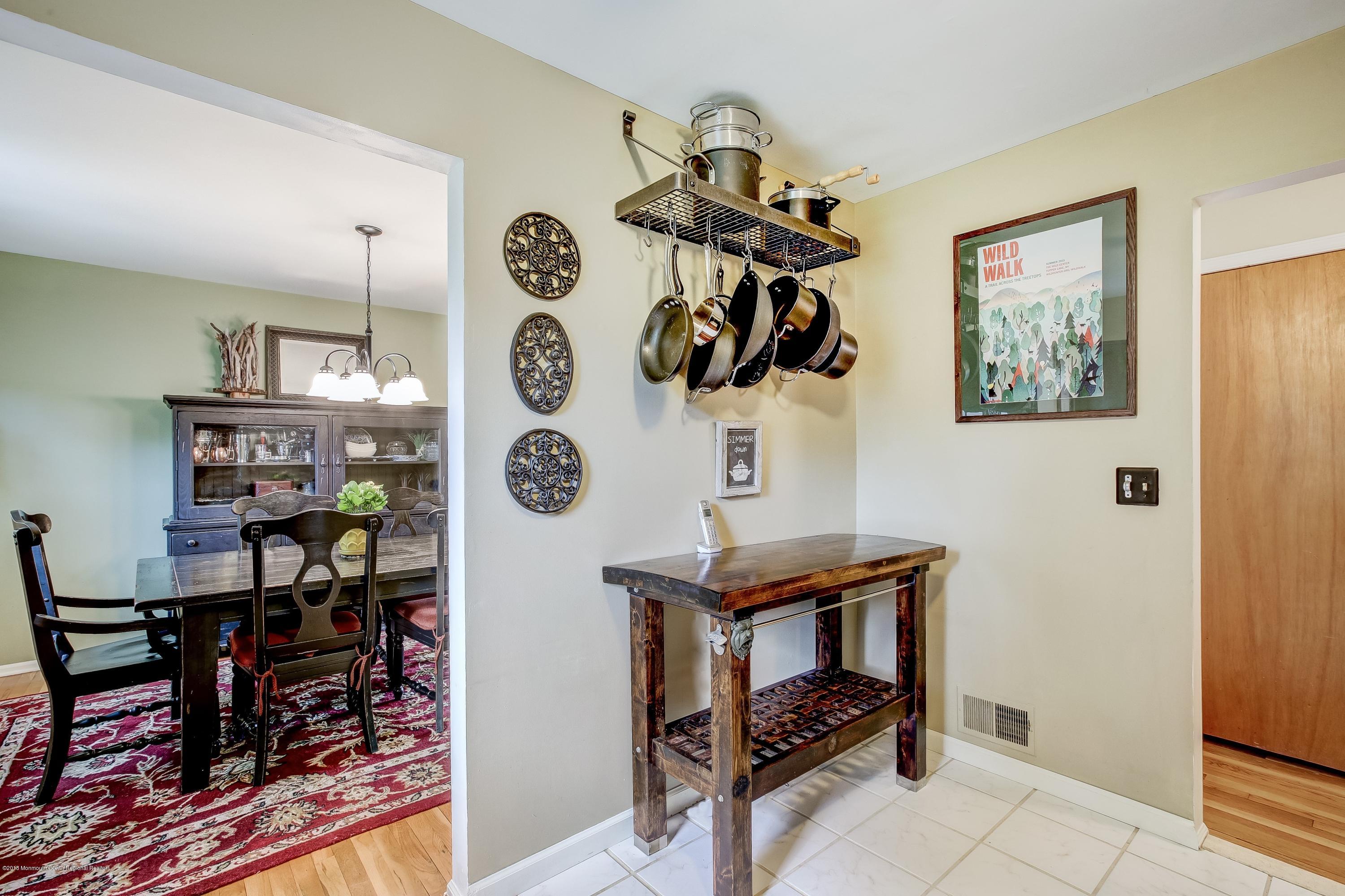 7 Hendrickson Place Fair Haven, NJ 07704 - Photo 10 of 26 KITCHEN