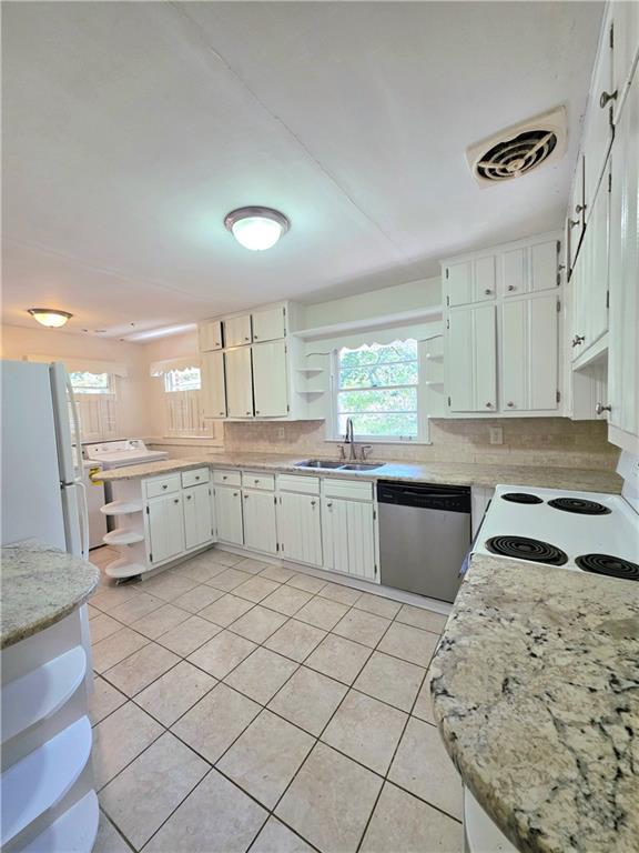 2076 Azalea Circle Decatur, GA 30033 - Photo 11 of 39