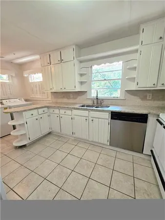 $2,950 | 2076 Azalea Circle, Decatur, GA 30033