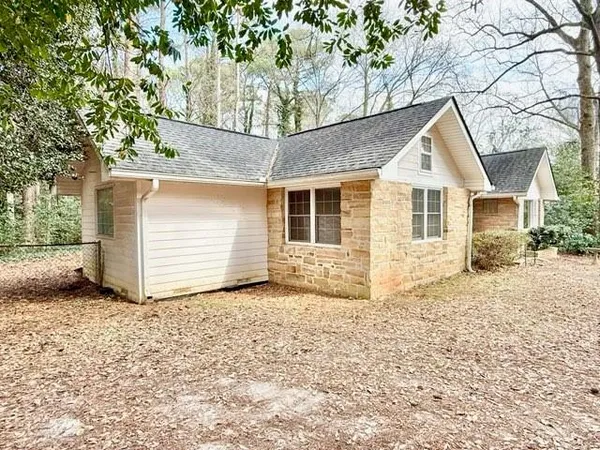 $2,950 | 2076 Azalea Circle, Decatur, GA 30033