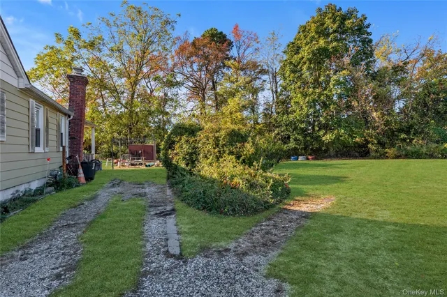 $499,000 | 166-170 Woodrow Parkway, West Babylon, NY 11704