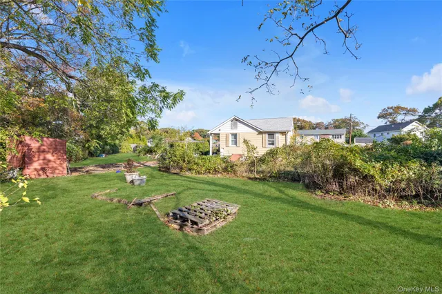 $499,000 | 166-170 Woodrow Parkway, West Babylon, NY 11704