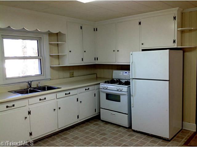 2205 Lane Road Greensboro, NC 27408 - Photo 3 of 16 Kitchen.