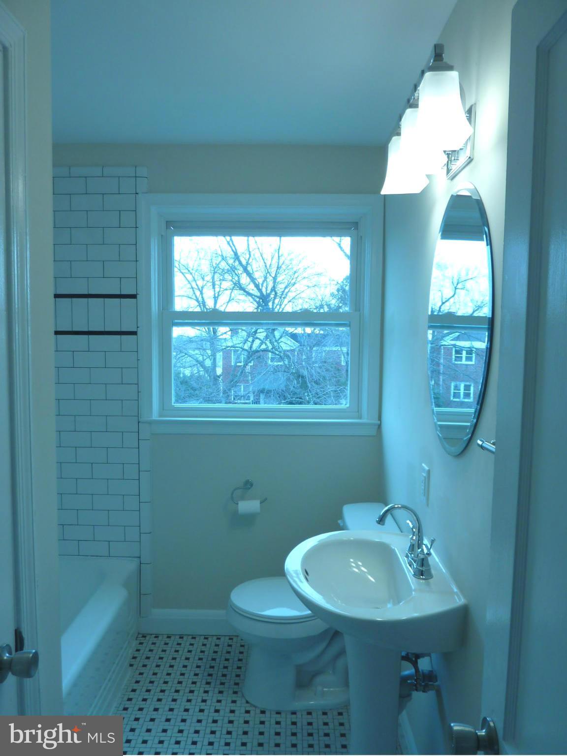 1254 Halstead Road Parkville, MD 21234 - Photo 4 of 8 Bath