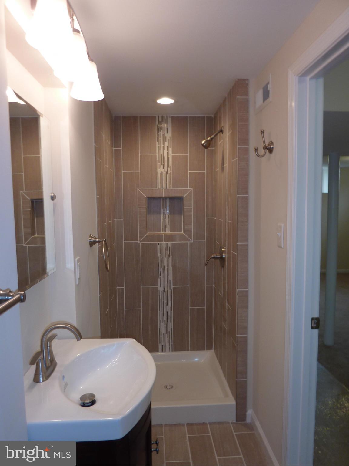 1254 Halstead Road Parkville, MD 21234 - Photo 8 of 8 Bath