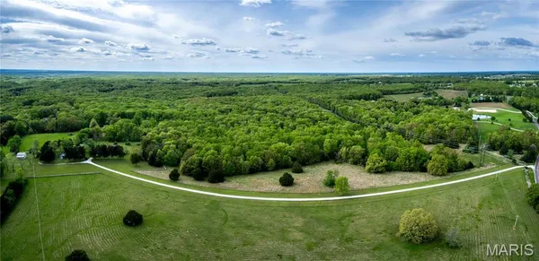 $486,000 | 28 State Highway East, Jonesburg, MO 63351