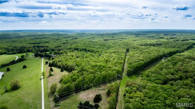 $486,000 | 28 State Highway East, Jonesburg, MO 63351