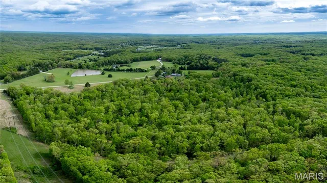 $486,000 | 28 State Highway East, Jonesburg, MO 63351